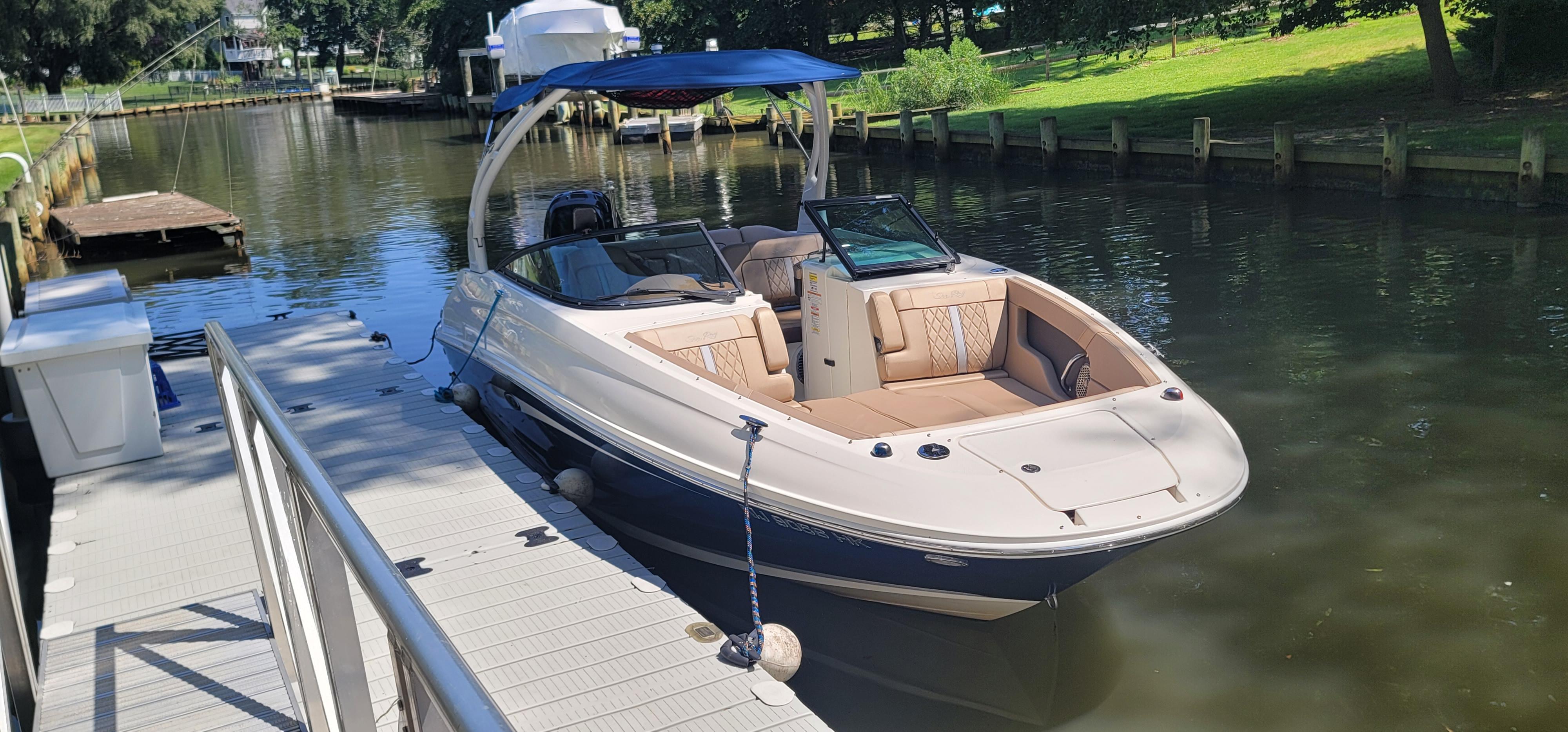 2017 Sea Ray SDX 240 Outboard
