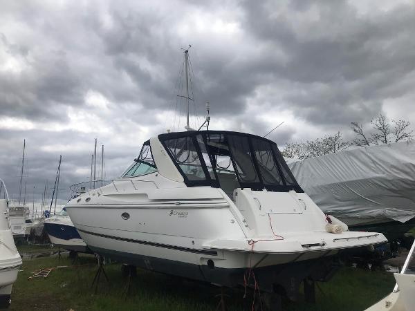 2000 Cruisers Yachts 3870 Express