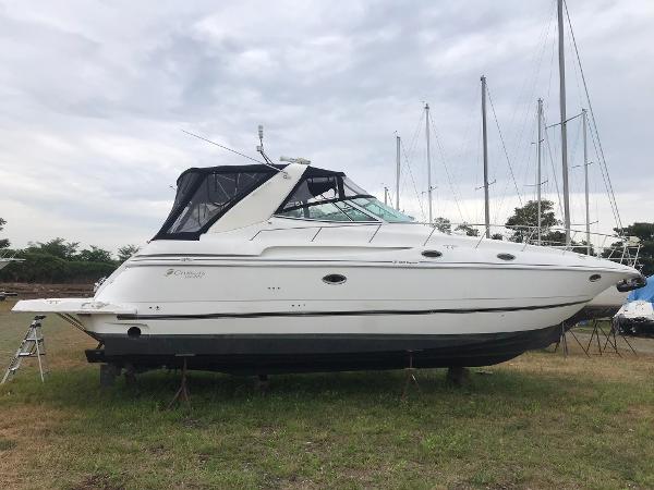2000 Cruisers Yachts 3870 Express