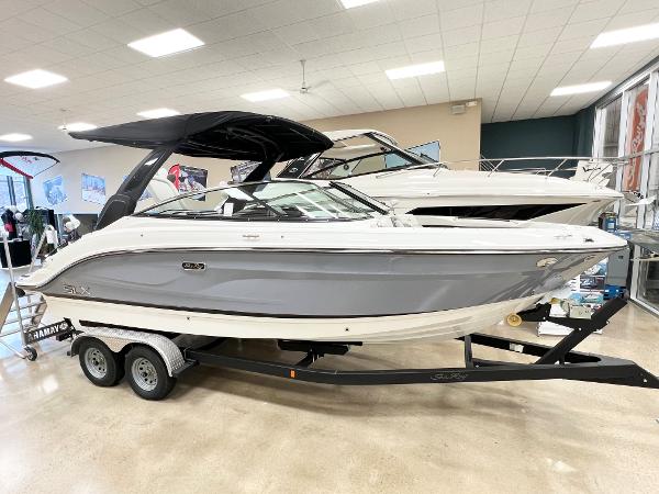 2023 Sea Ray SLX 260