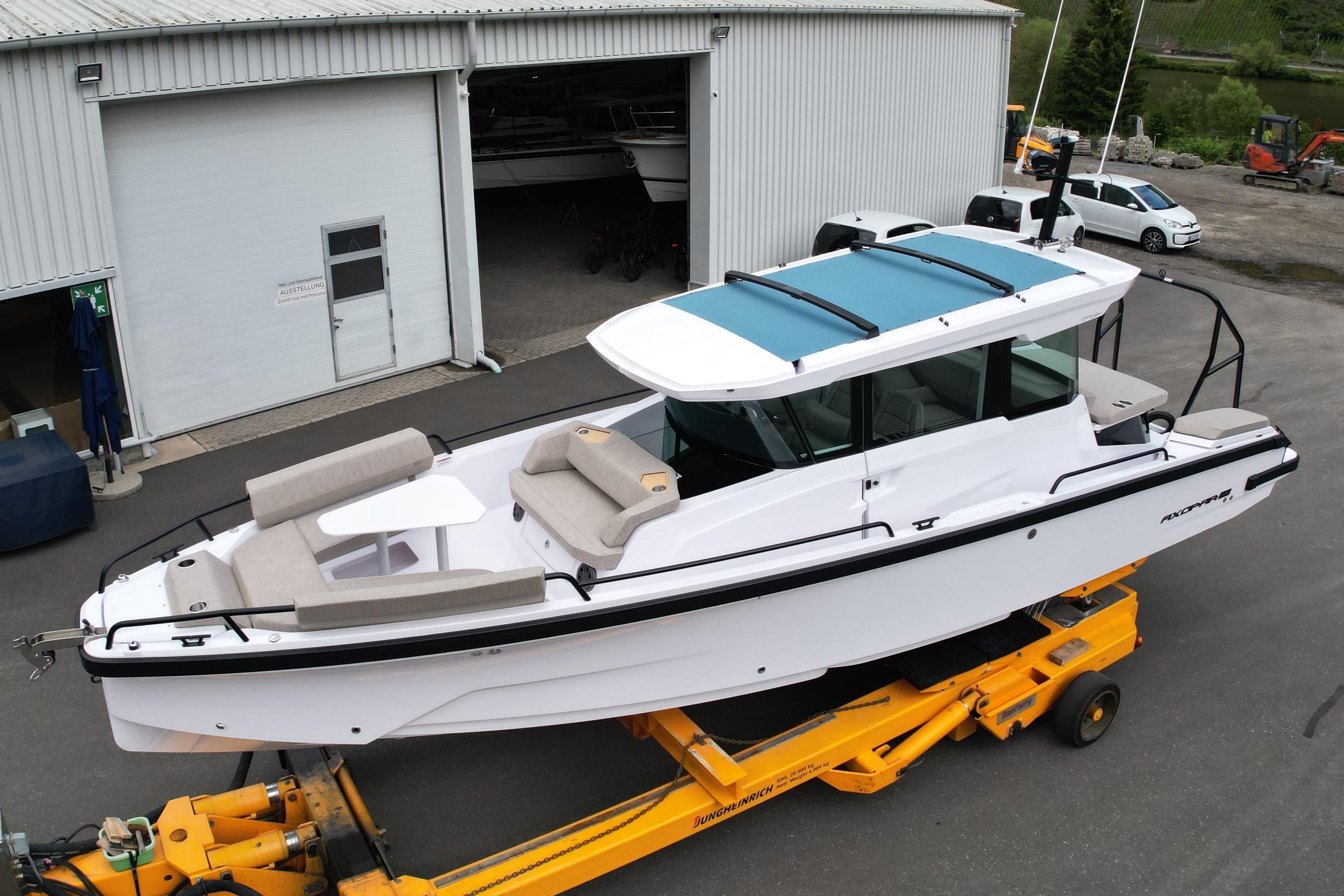 2025 Axopar 29 Cross Cabin