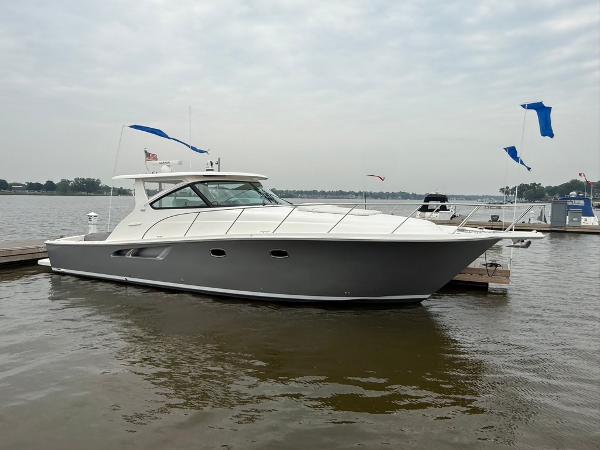 2023 Tiara Yachts 4300 Open