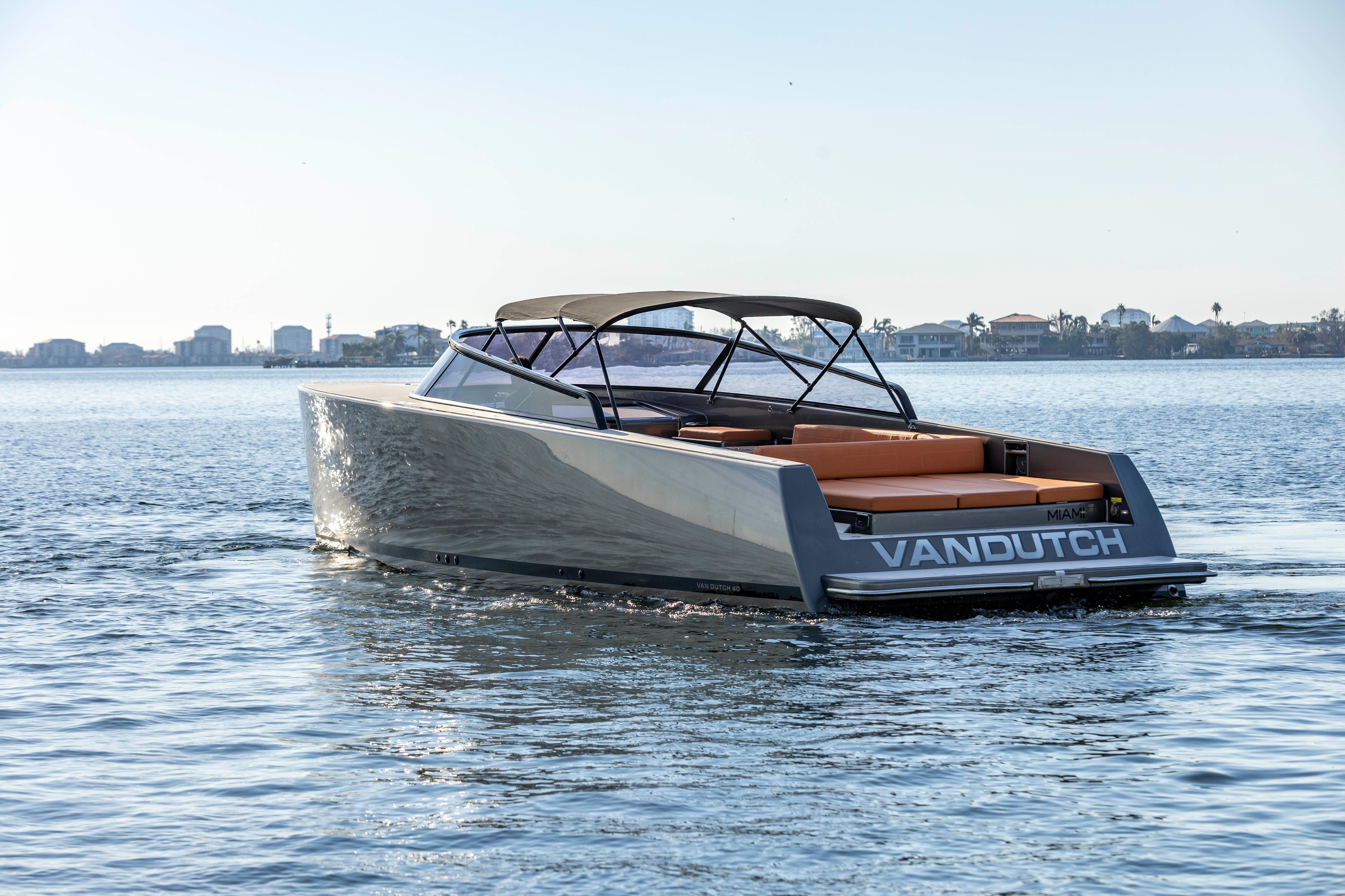 2017 VanDutch 40