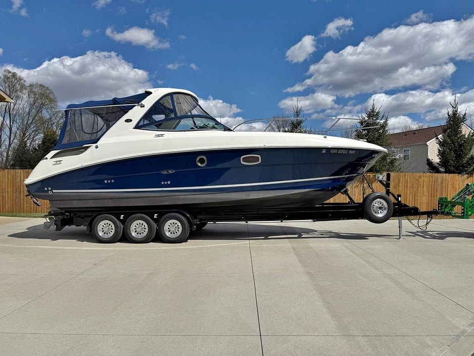 Sea Ray Sundancer 310 2011 SEA RAY 310 SUNDANCER - Image 1