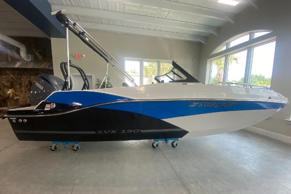 Starcraft SVX 190 2024 Starcraft SVX 190 boat in showroom, side view.