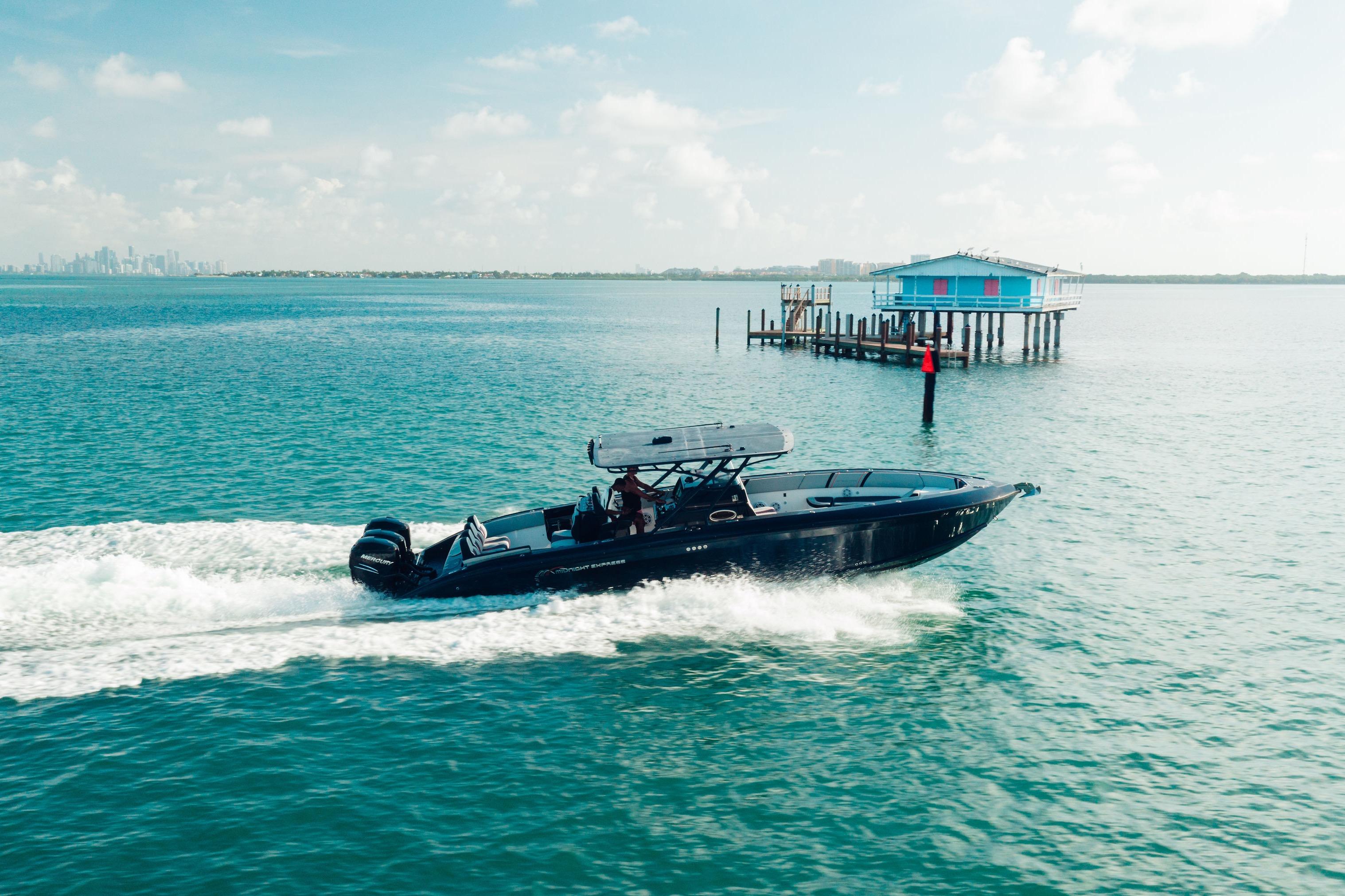 2014 Midnight Express 37’ Open