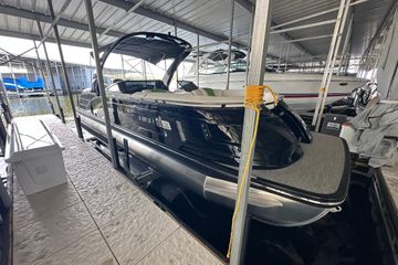 2022 Bennington QX 25 Quad Bench