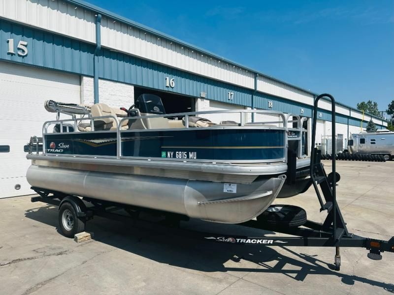 BASS BUGGY 18 DLX