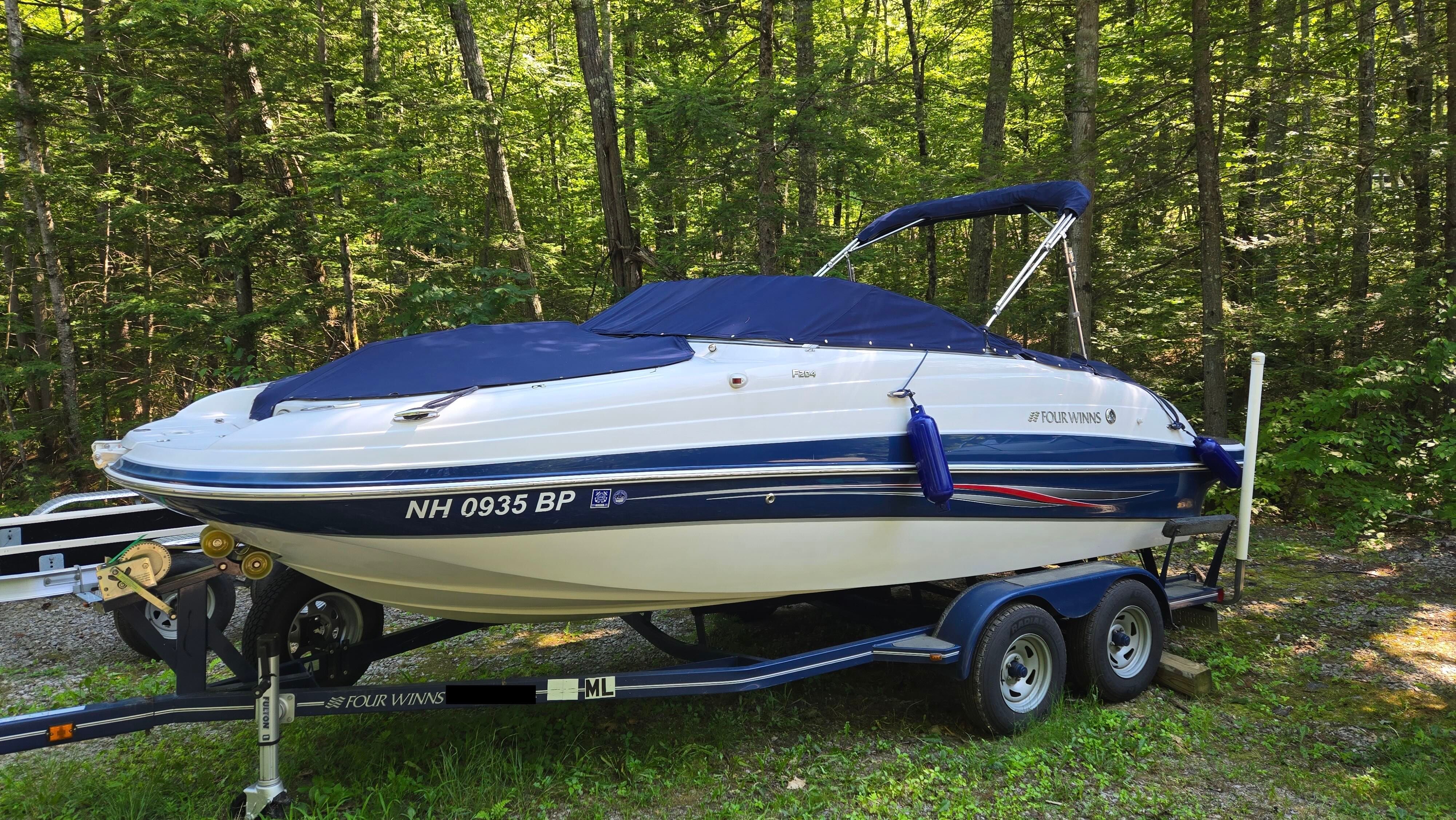 2009 Four Winns F204