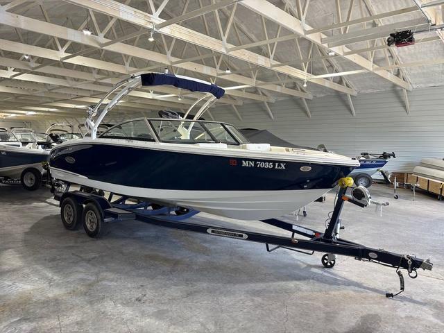 2019 Cobalt CS23 Surf