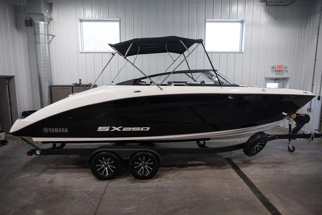 2025 Yamaha Boats SX250