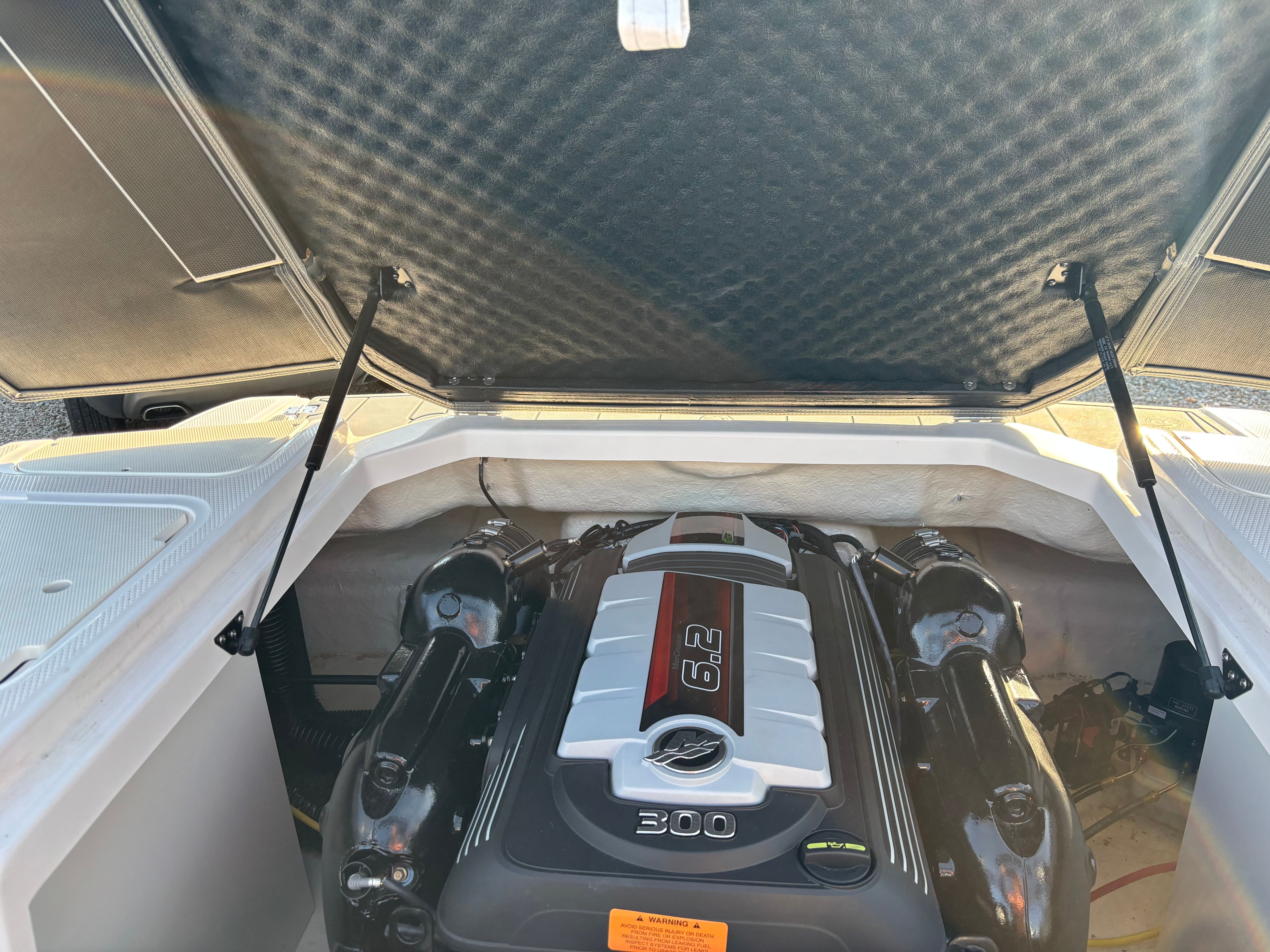 2023 Chaparral 23 SSi