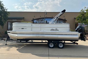 2026 Sun Tracker Party Barge 22 XP3