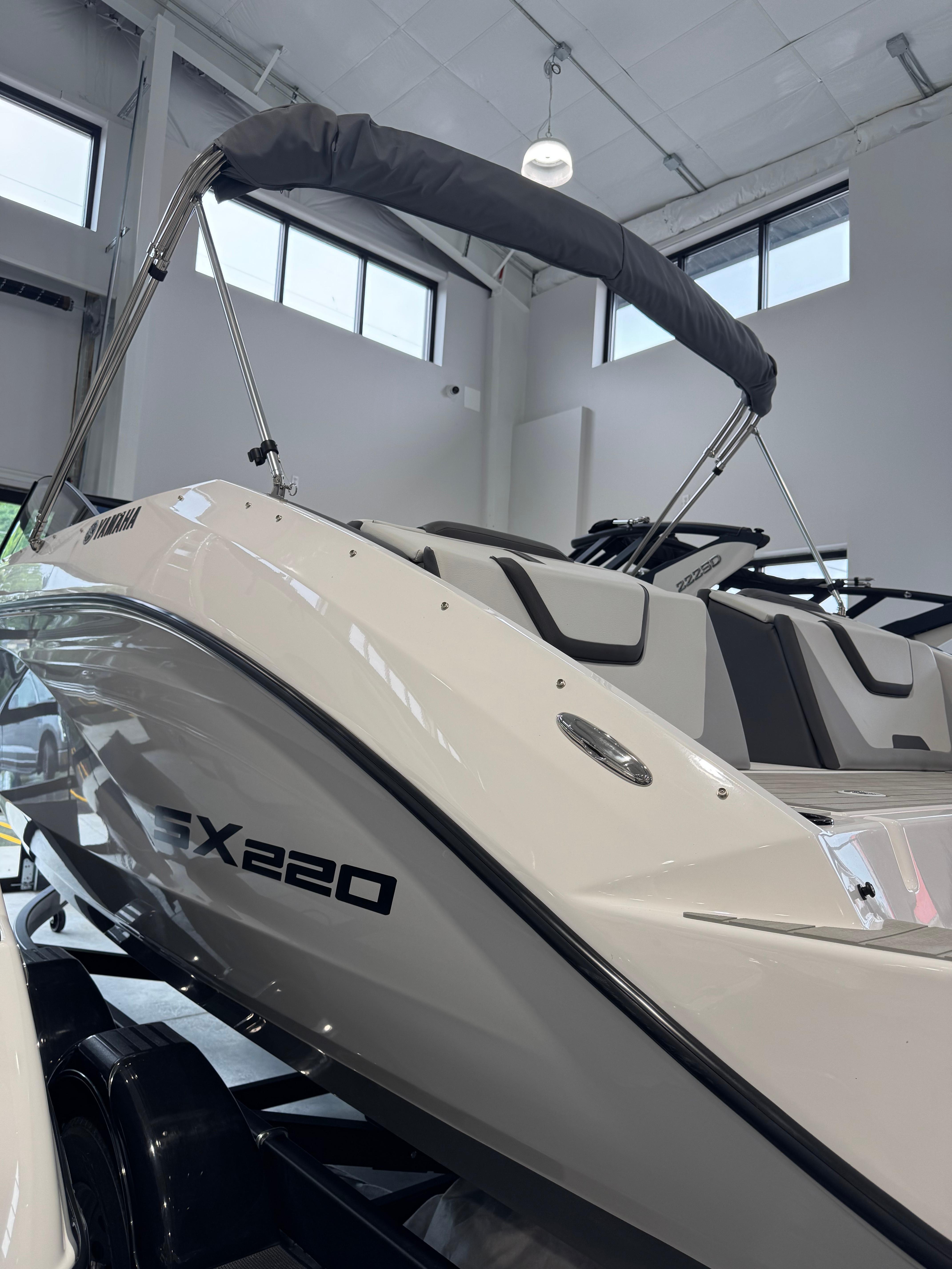 2025 Yamaha Boats SX220