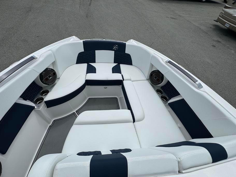 2021 MasterCraft X26