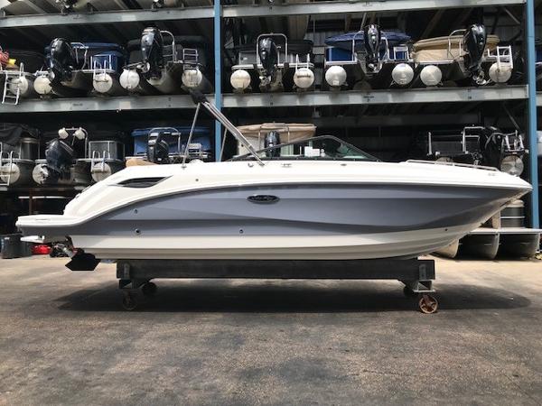 2025 Sea Ray SDX 250