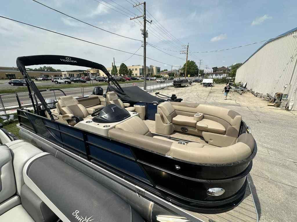 Veranda VR22VLC Luxury Tri-Toon