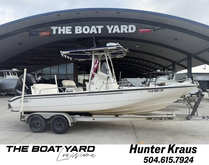 2007 Boston Whaler 220 Dauntless