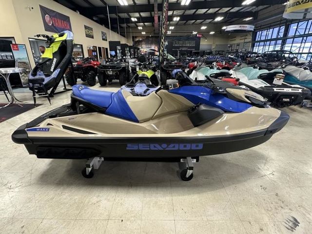 2025 Sea-Doo Wake™ 170 BRP Premium Audio, iDF, iBR