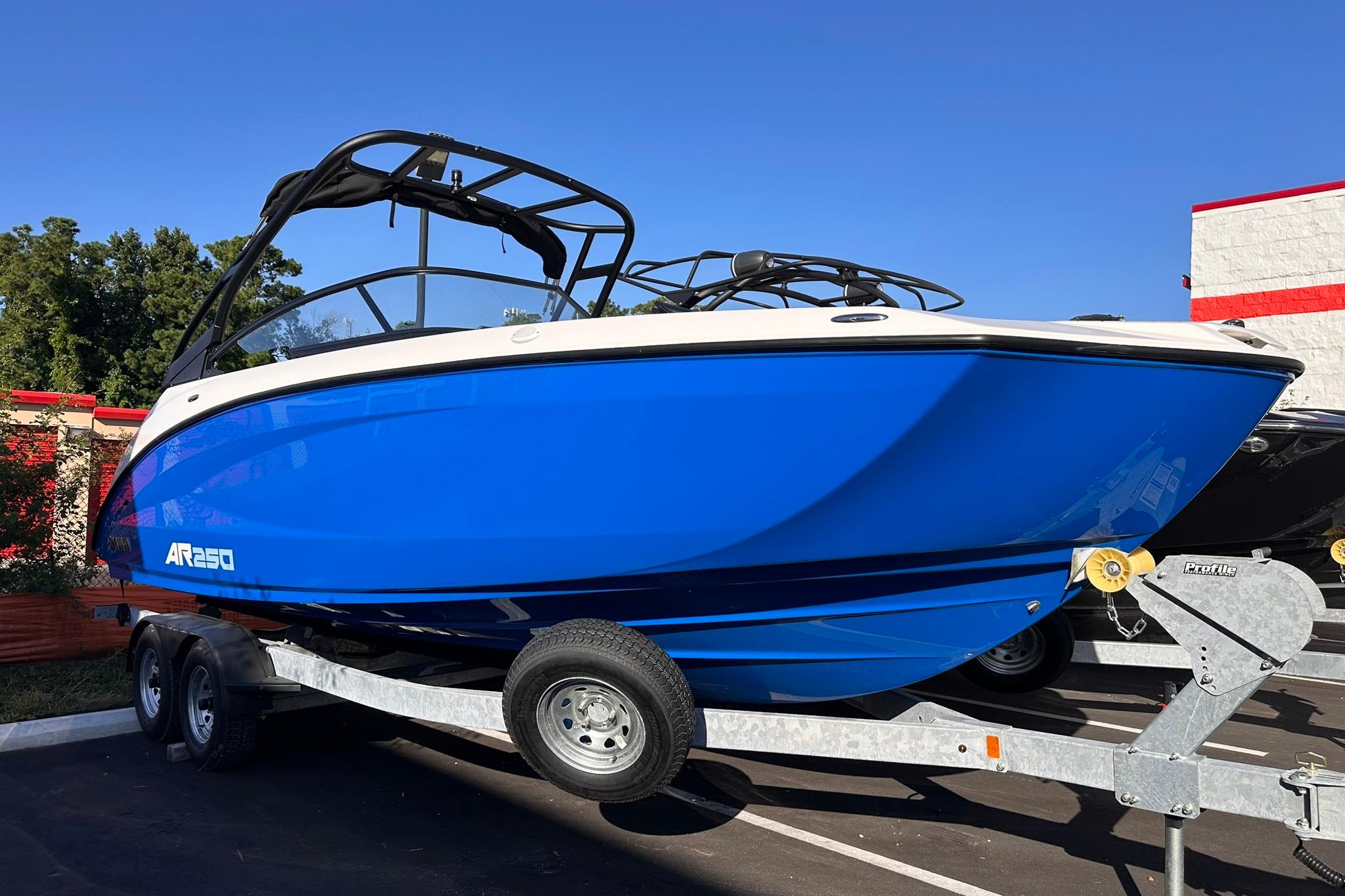2025 Yamaha Boats AR250