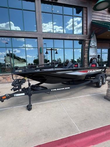 2025 Tracker Savage 215