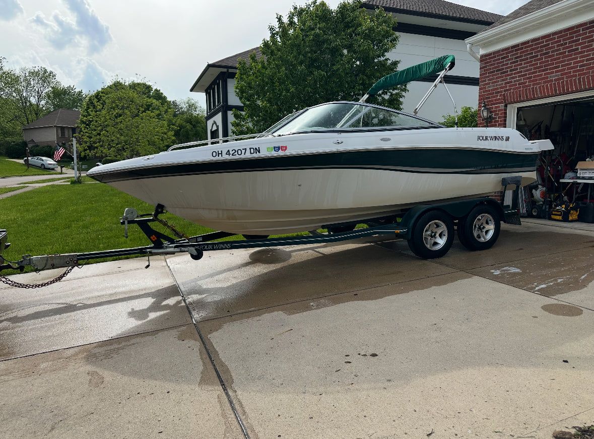 2002 Four Winns 210 Horizon