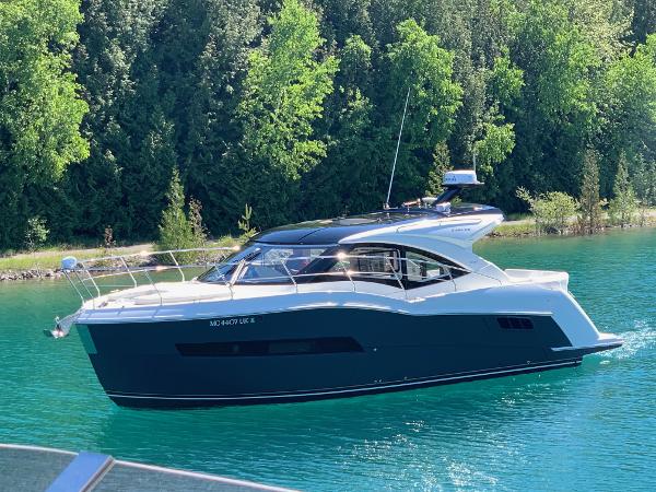 Carver C37 Coupe 37' 2020 Carver C37 Coupe