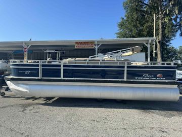 2024 Sun Tracker Fishin' Barge 22 DLX