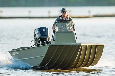 Crestliner 1870 Retriever FCC Boat