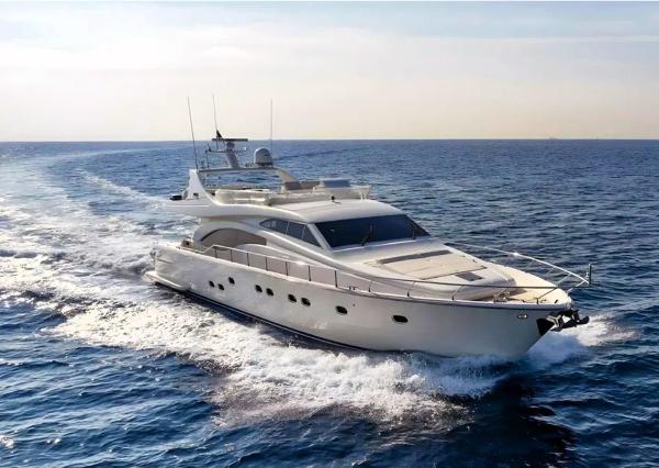 2001 Ferretti Yachts 68