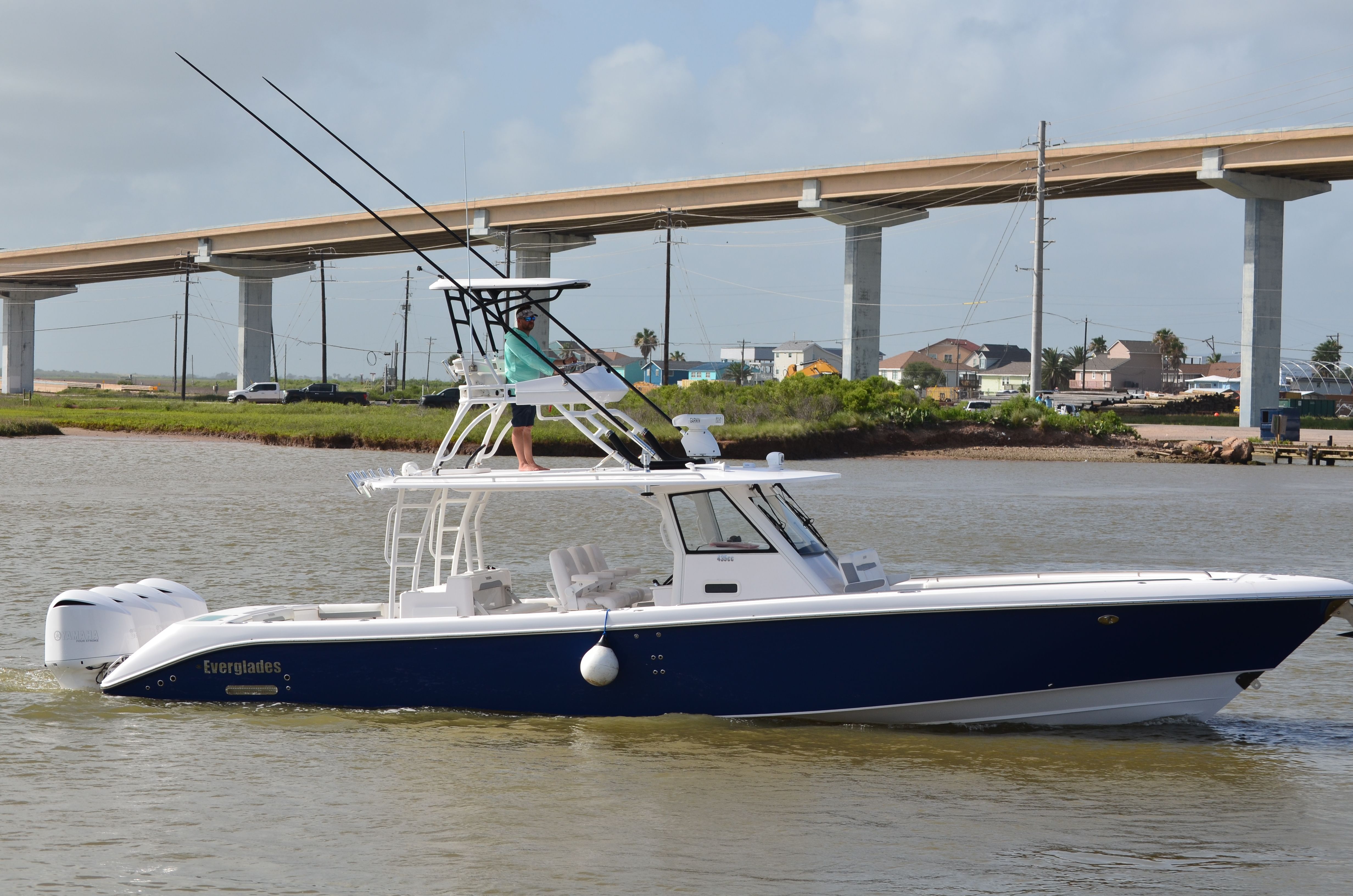 2018 Everglades 435 Center Console