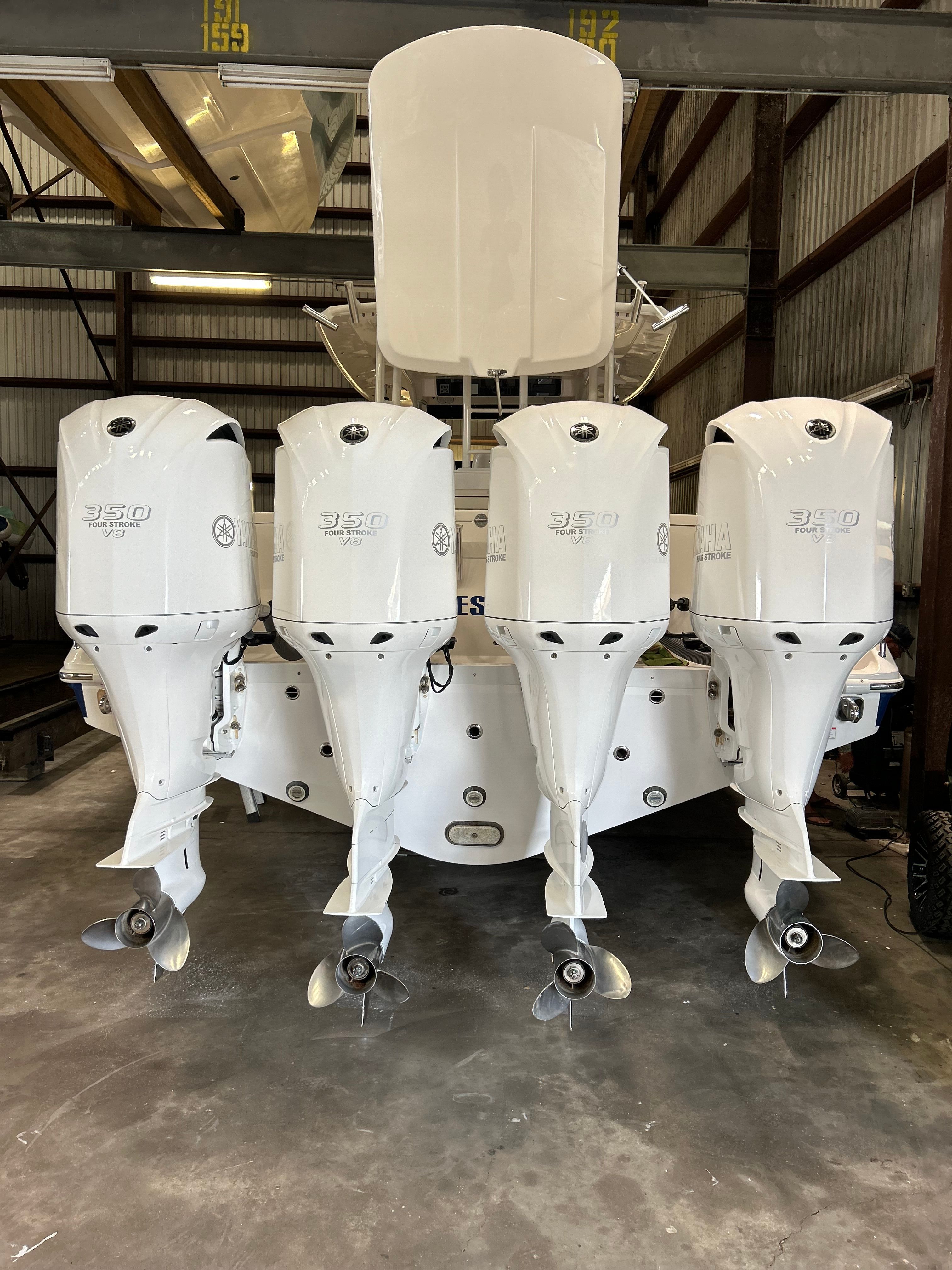2018 Everglades 435 Center Console
