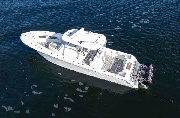 2021 Front Runner 36 Center Console