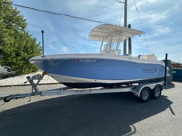 2023 Robalo R202 Explorer