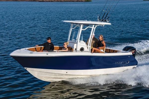 2025 Robalo R230 Center Console