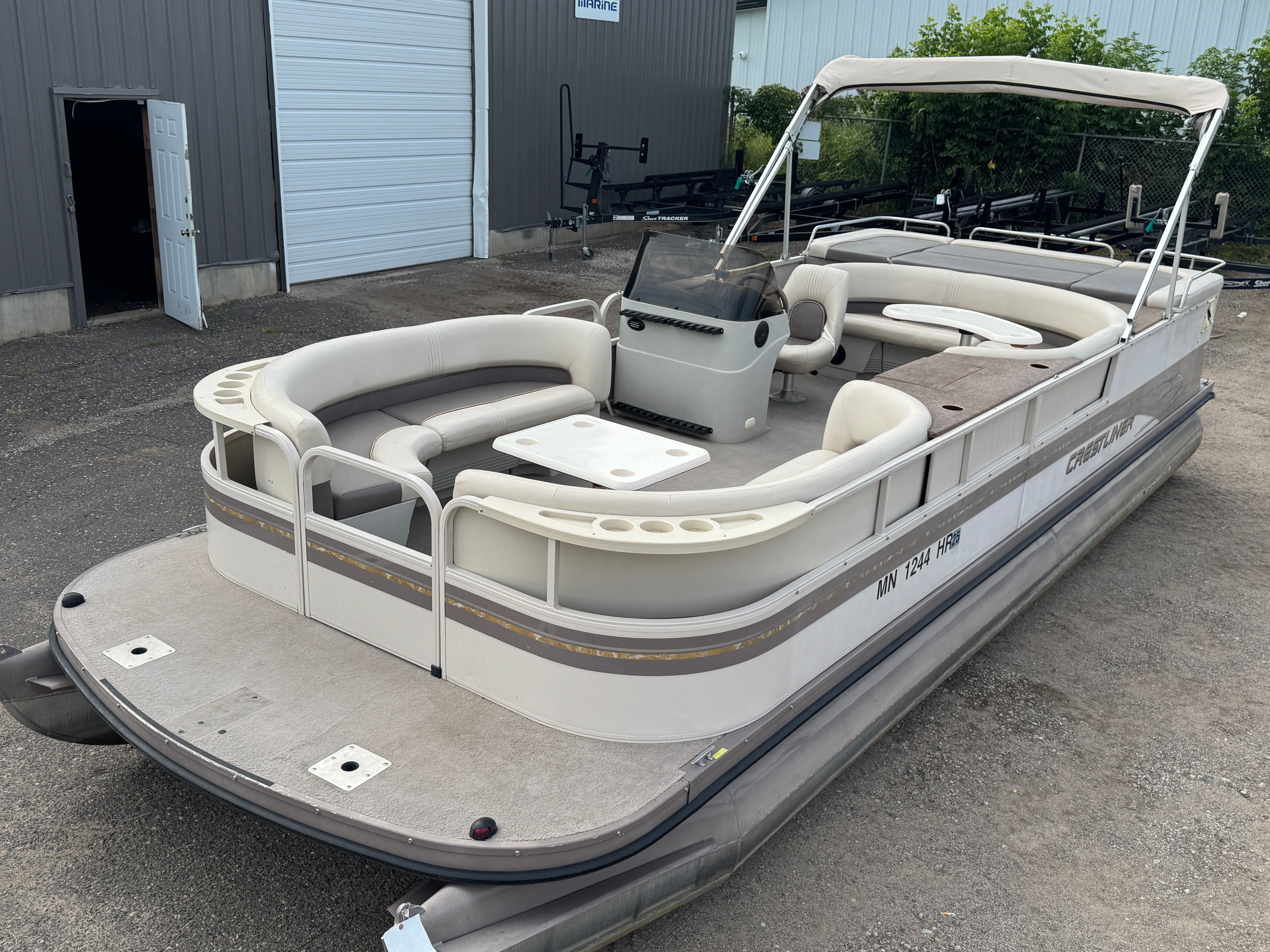 1999 Crestliner 2485 LSI
