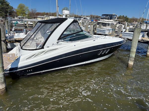 2008 Cruisers Yachts 330 Express