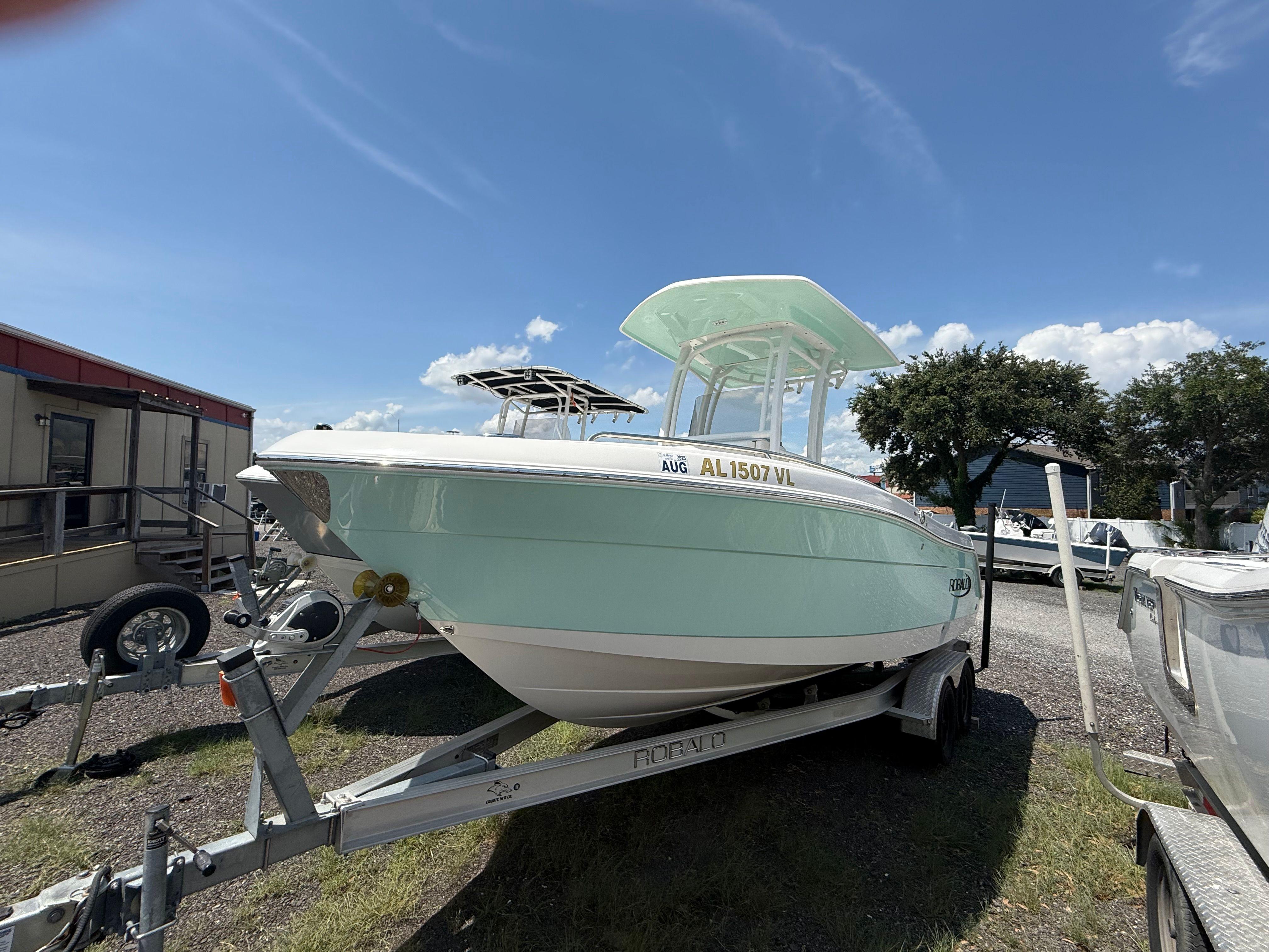 Robalo R222 Explorer 2022 ROBALO 222 EX - Image 1