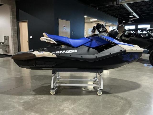 2025 Sea-Doo Spark Trixx For 3 Rotax 900 ACE - 90 Ibr A