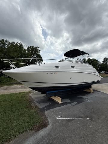 Regal 2665 Cabin Cruiser