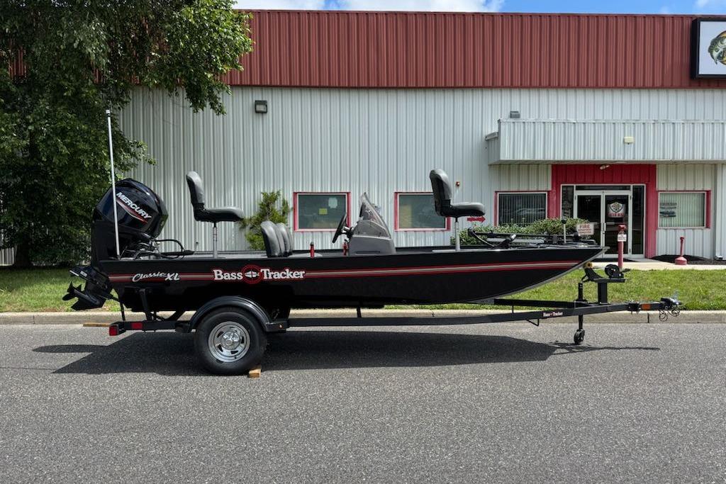 2026 Tracker Bass Tracker Classic XL