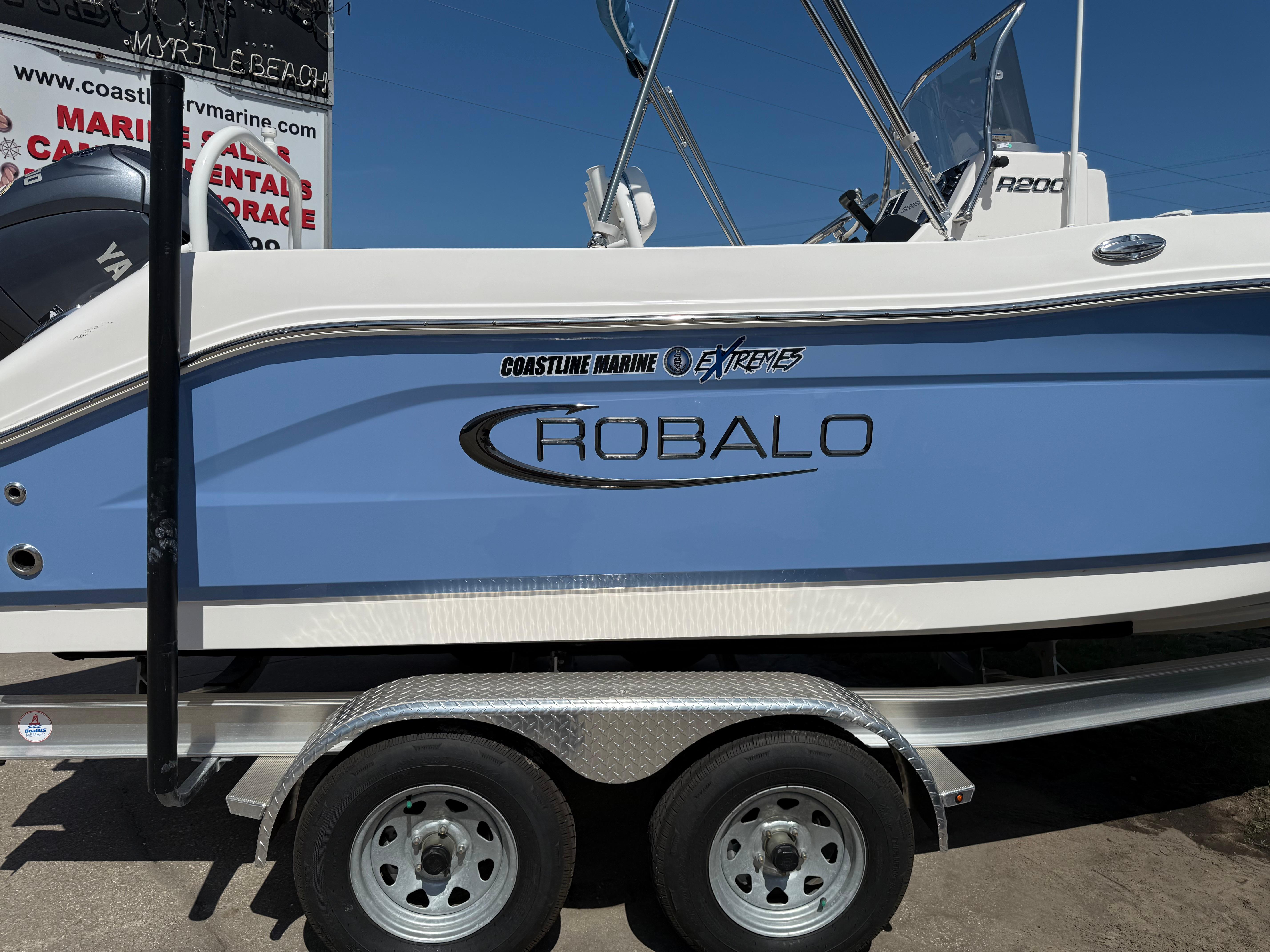 2025 Robalo R200 Center Console