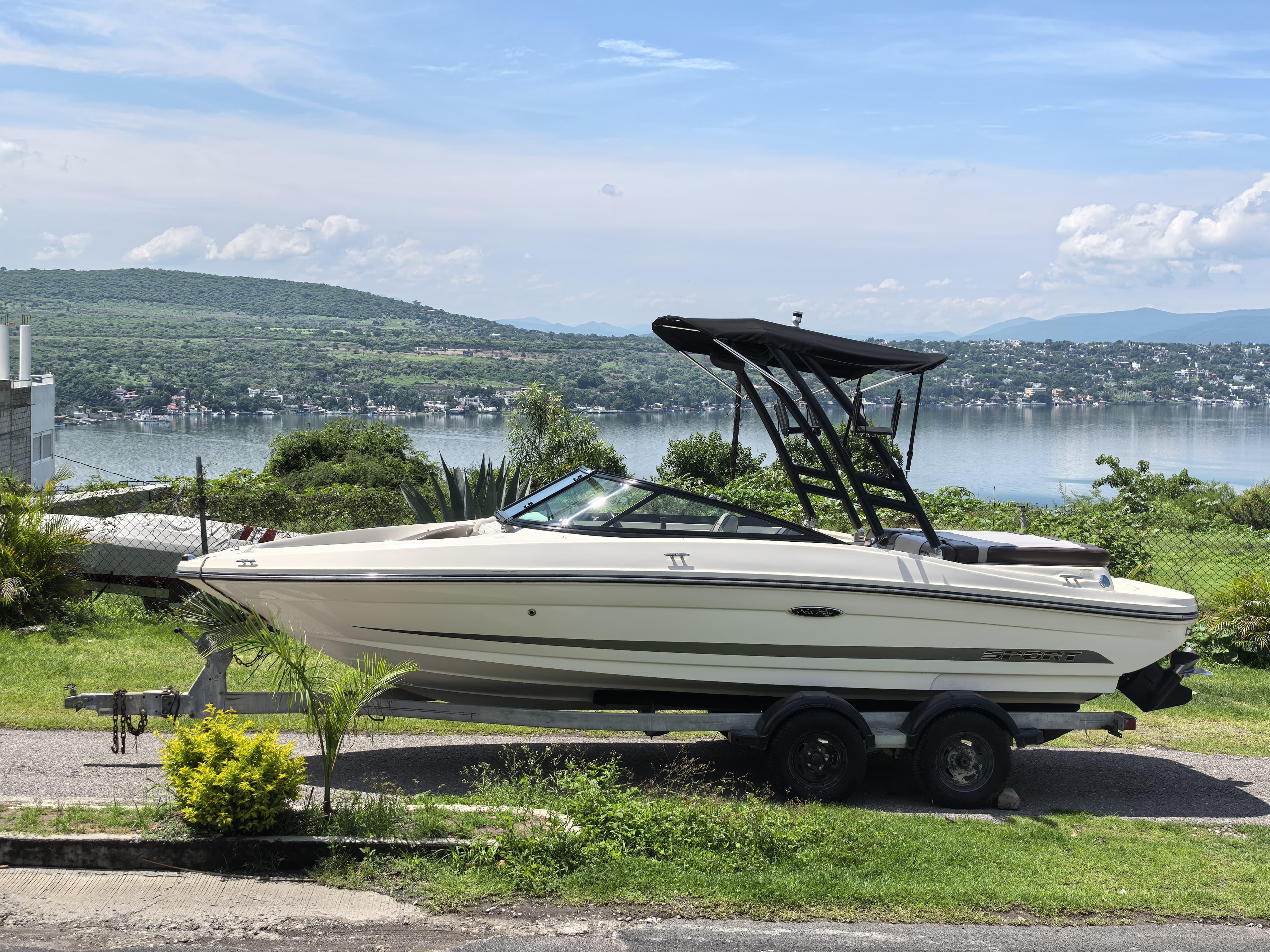 2013 Sea Ray 205 Sport