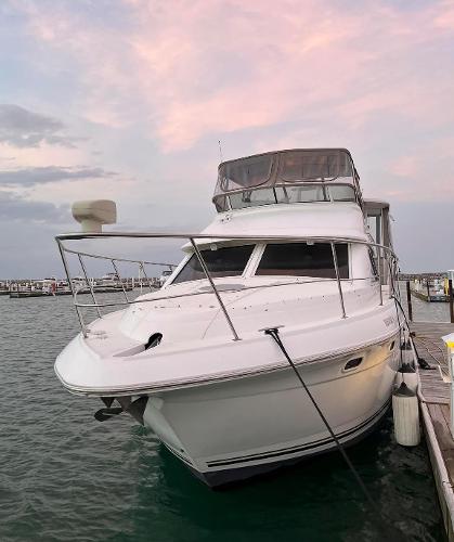 2001 Cruisers Yachts 3750 Motoryacht