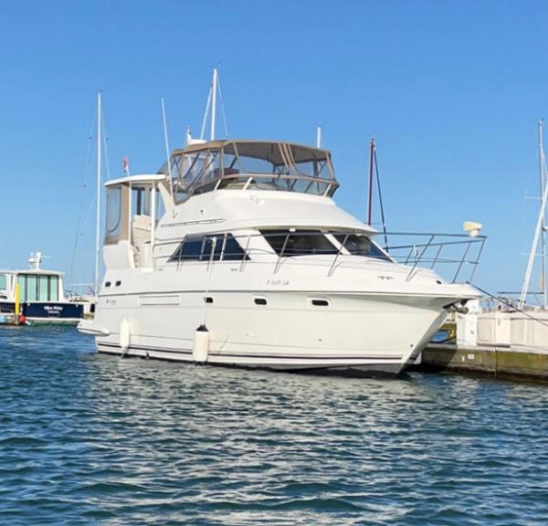 Cruisers Yachts 3750 Motoryacht