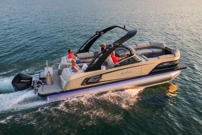 Avalon Excalibur Quad Lounge Windshield Boat