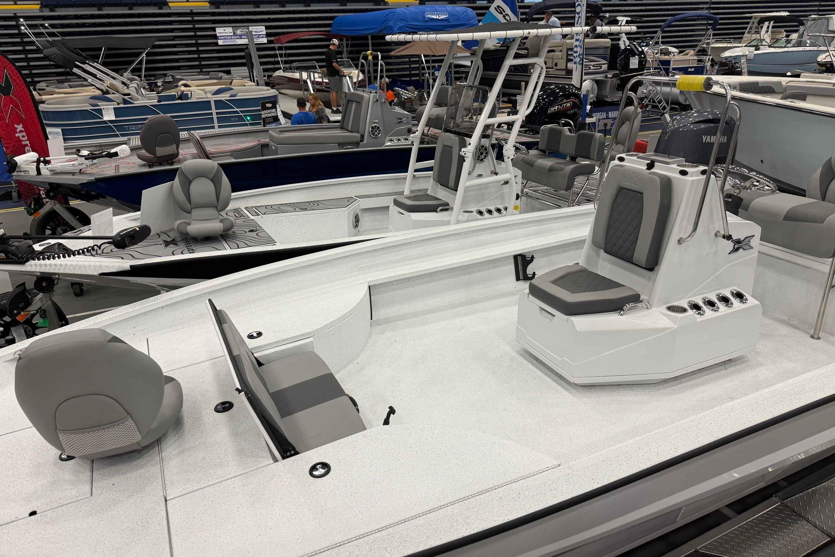 2025 Xpress X23B Bay