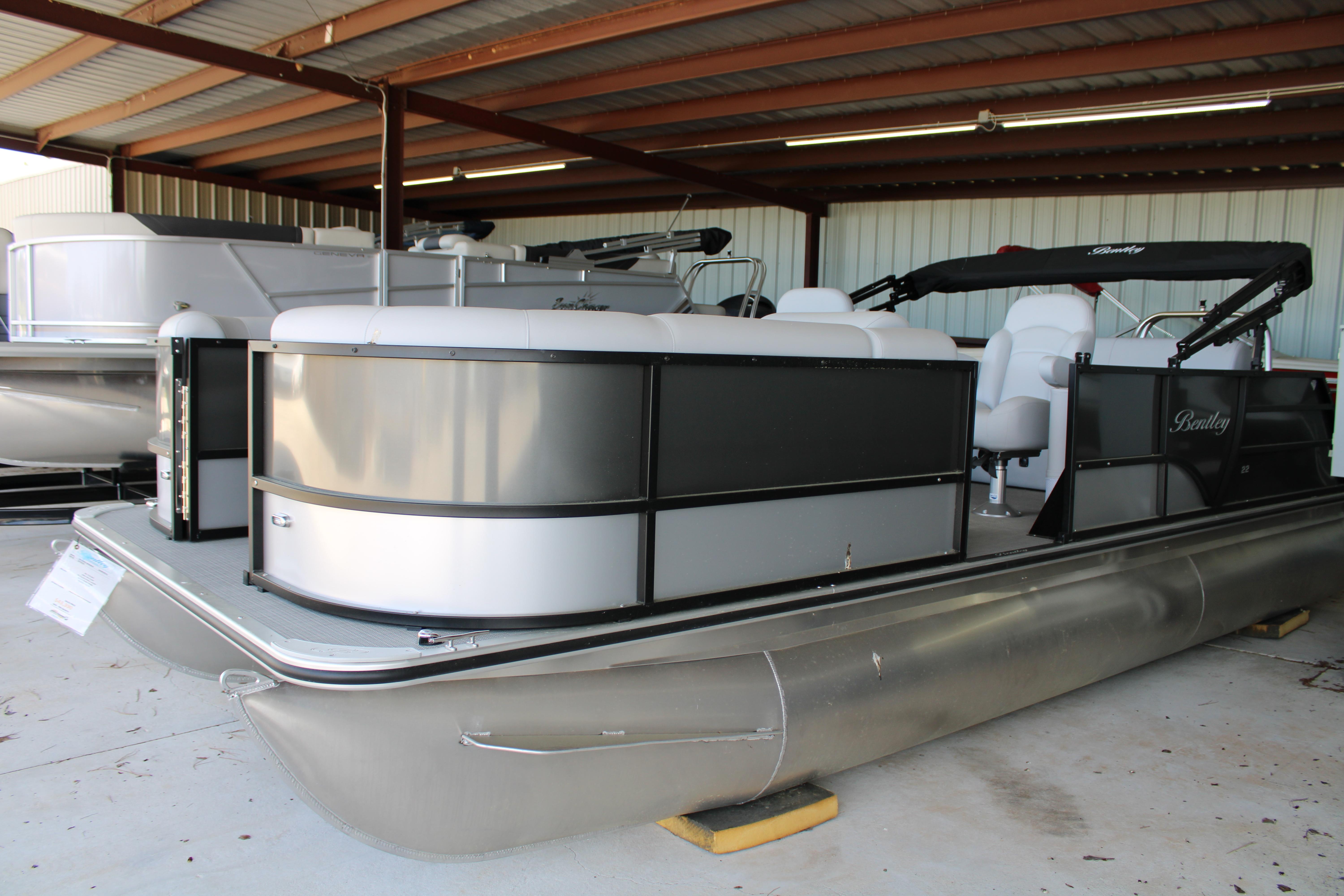 Bentley Pontoons 220 Swingback Dual Captains Chair boats for sale ...