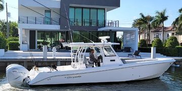 2021 Everglades 230 Center Console