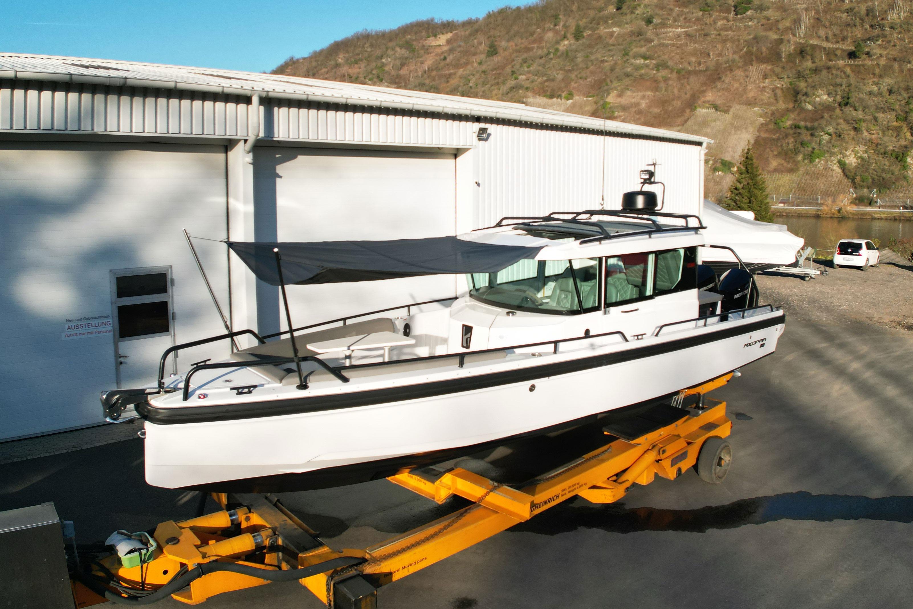 2020 Axopar 28 CABIN
